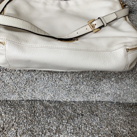 MK Large Cream Pebble Leather Shoulder Bag - Picture 8 of 10